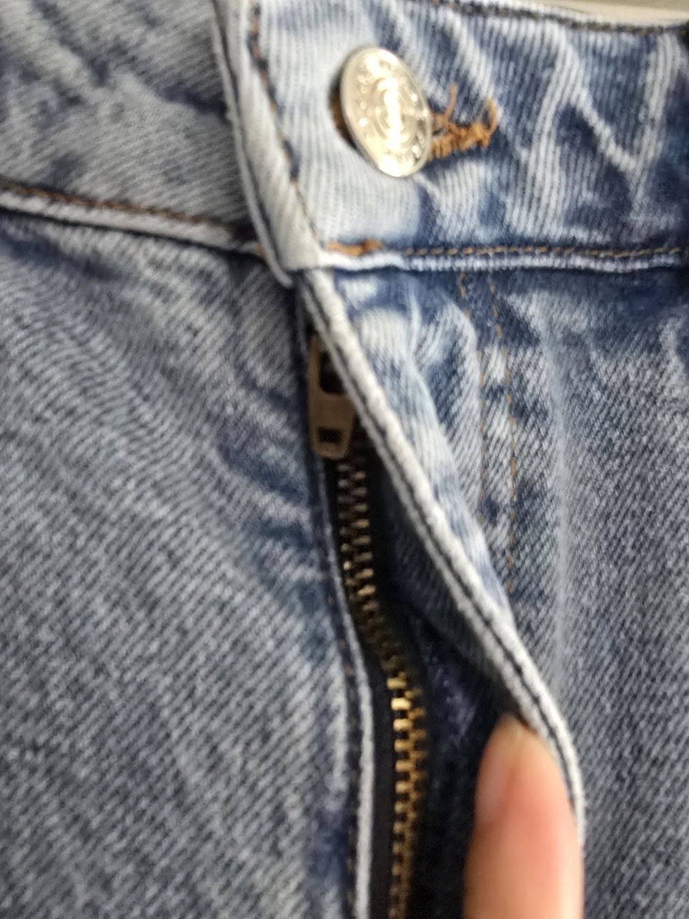 Frame Denim The Ruler High-Rise Slim-Leg Jeans in Mid Denim - Picture 6 of 11